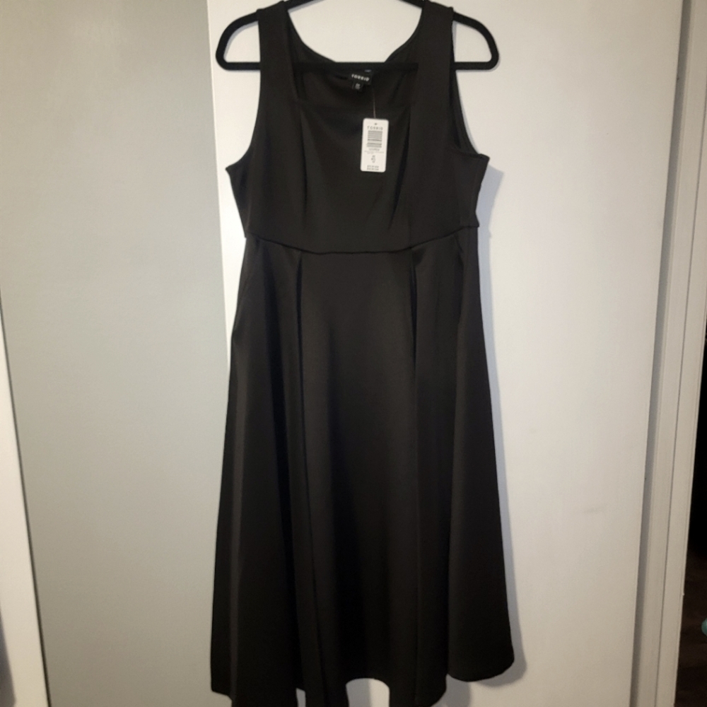 Black dress with pockets